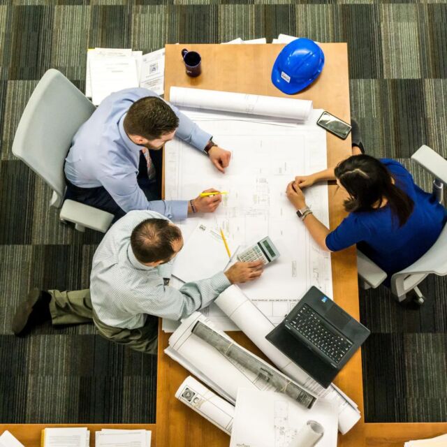 ¿Quieres construir tu casa? Asegúrate de cumplir con las normativas 🏠🚧
Antes de iniciar la construcción de tu casa, es fundamental conocer las normativas y permisos necesarios para garantizar la habitabilidad y seguridad de la vivienda. Algunas de las normativas relevantes incluyen:
📏Altura máxima del edificio: En muchas ciudades, existen límites en cuanto a la altura máxima permitida para la construcción de edificios residenciales. Asegúrate de conocer estas normativas para evitar problemas posteriores.
🏠Superficie construida permitida: La superficie construida permitida también puede estar regulada por las normativas locales. Esto puede afectar la cantidad de espacio habitable que puedes tener en tu casa.
🏙️Distancia entre edificaciones: Las normativas también pueden establecer la distancia mínima que debe haber entre edificaciones. Esto es importante para garantizar la privacidad y la seguridad de los habitantes de las viviendas.
#Construcción #Normativas #Permisos #Seguridad #Habitabilidad #Responsabilidad #Arquitectura #ConstruirCasa #Vivienda #Consejos #Asesoramiento #ProyectoTécnico.